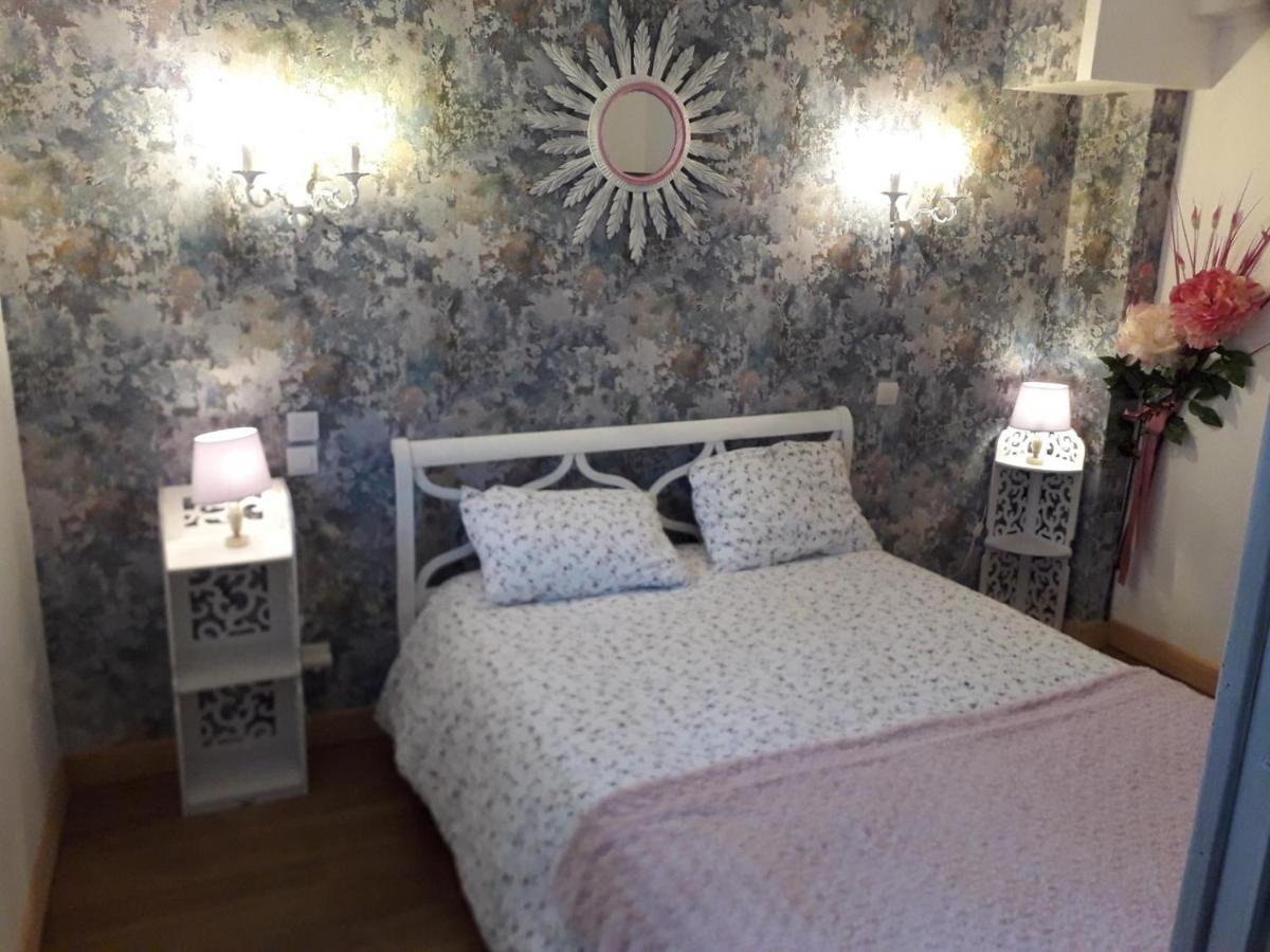サン・ナゼール Le Jardin Fleuri Bed & Breakfast エクステリア 写真